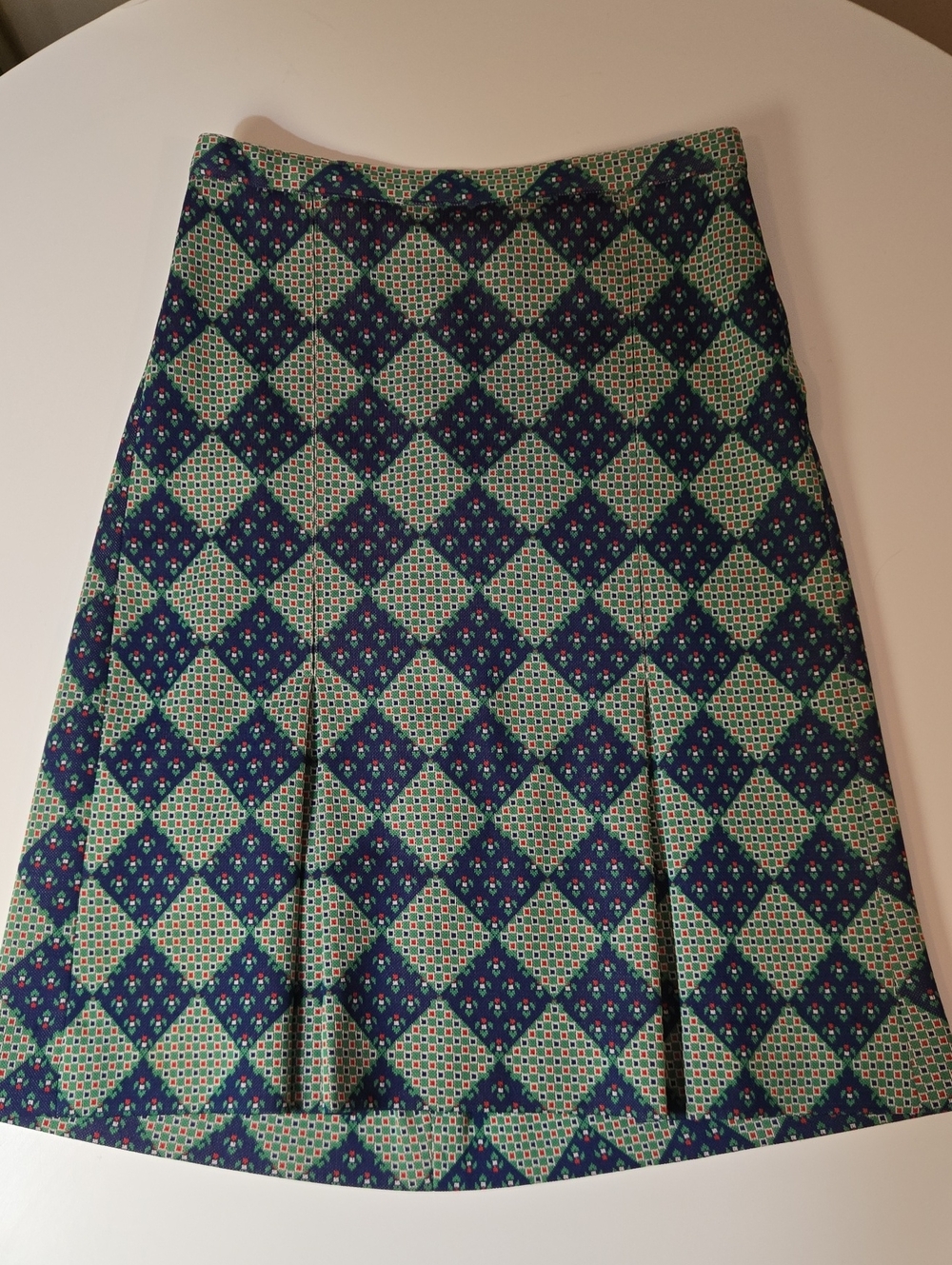 Vintage 70s Knee-length Green and Navy Geometric A-Line Skirt With Kickpleats